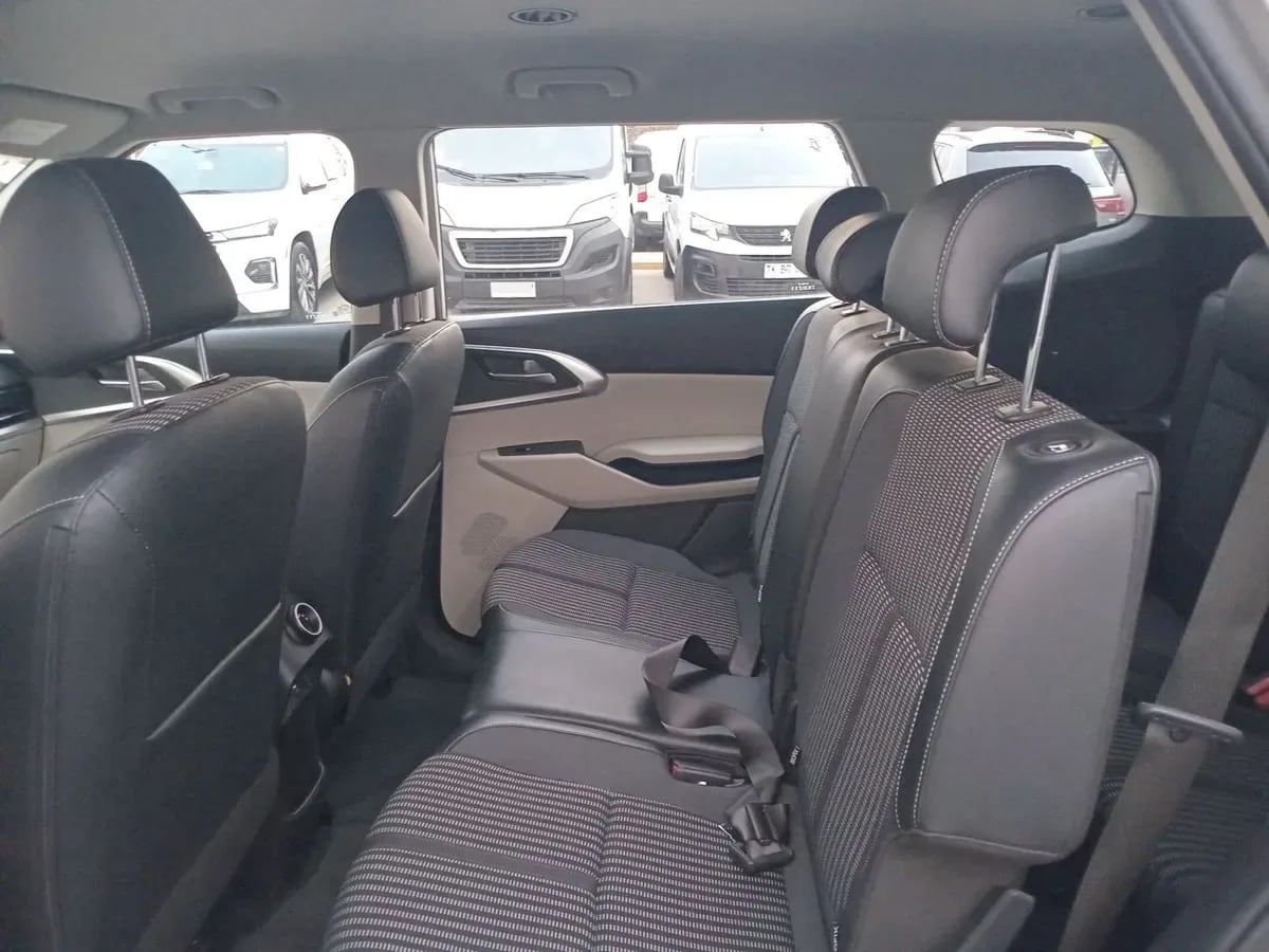 Kia Carens 1.4l Ex Turbo-Gdi 4x2 7dct At 5p año 2024