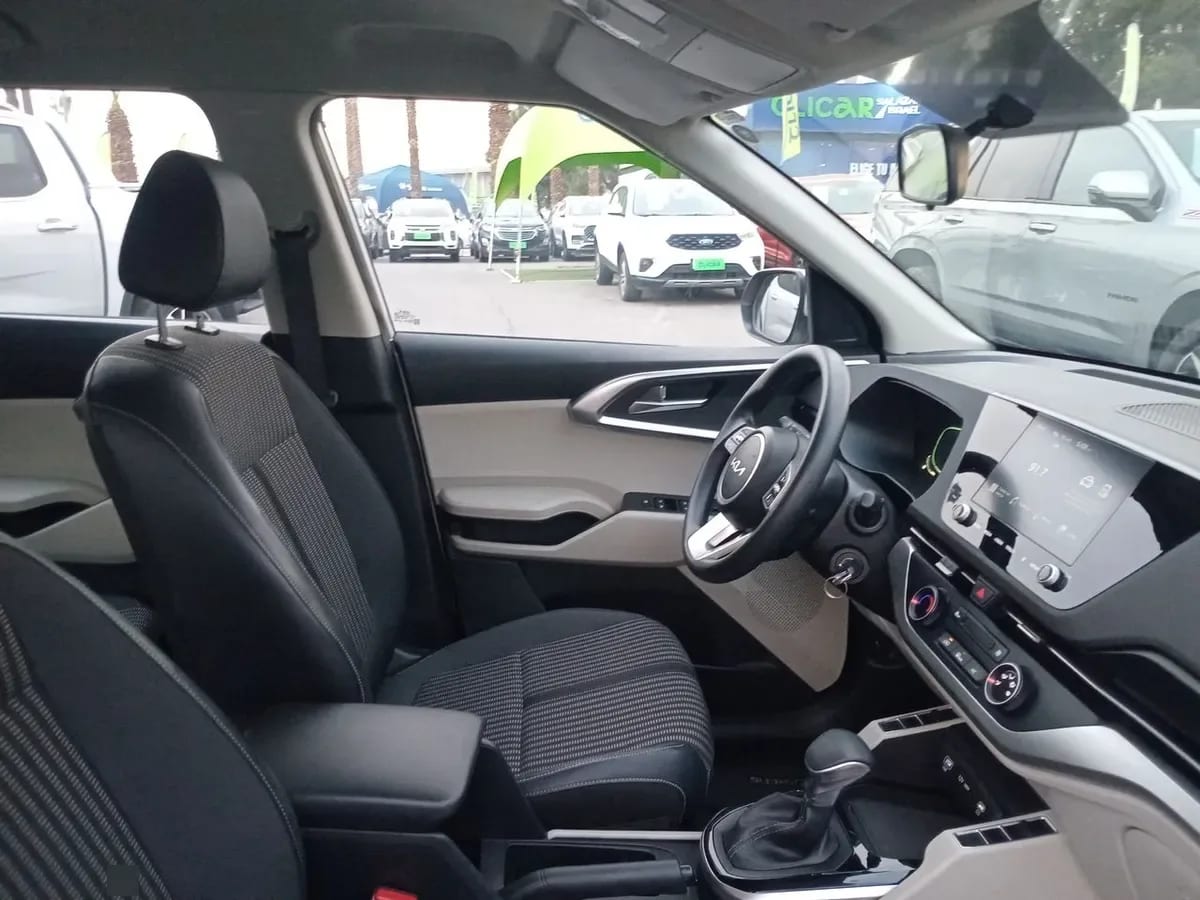 Kia Carens 1.4l Ex Turbo-Gdi 4x2 7dct At 5p año 2024