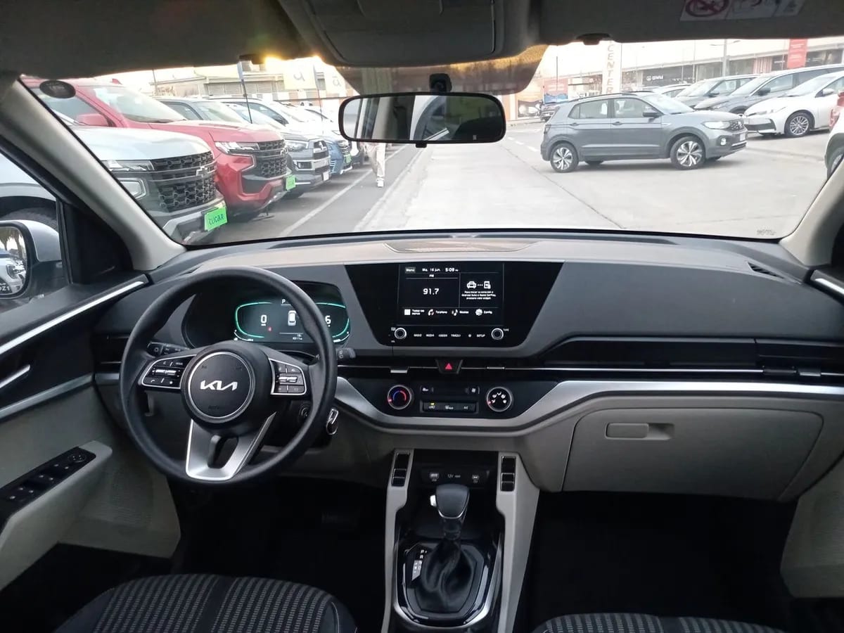 Kia Carens 1.4l Ex Turbo-Gdi 4x2 7dct At 5p año 2024