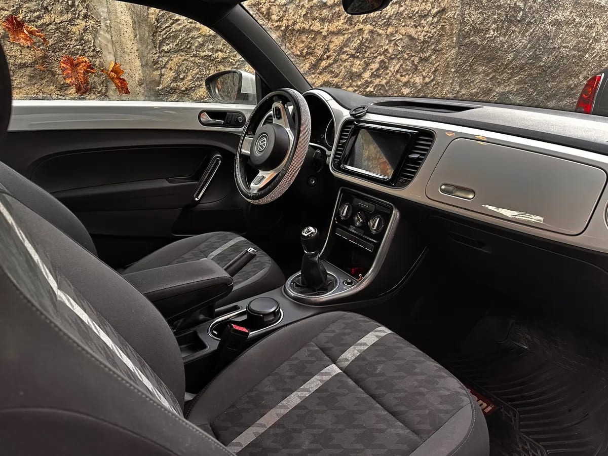 VOLKSWAGEN BEETLE 1.4 Design Mt año 2017
