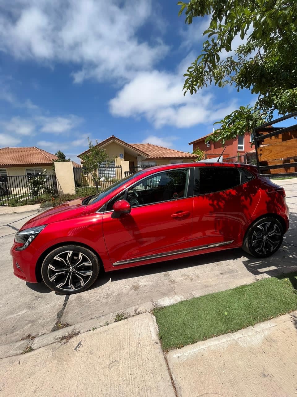 RENAULT CLIO 1.0 Intens Mt año 2022