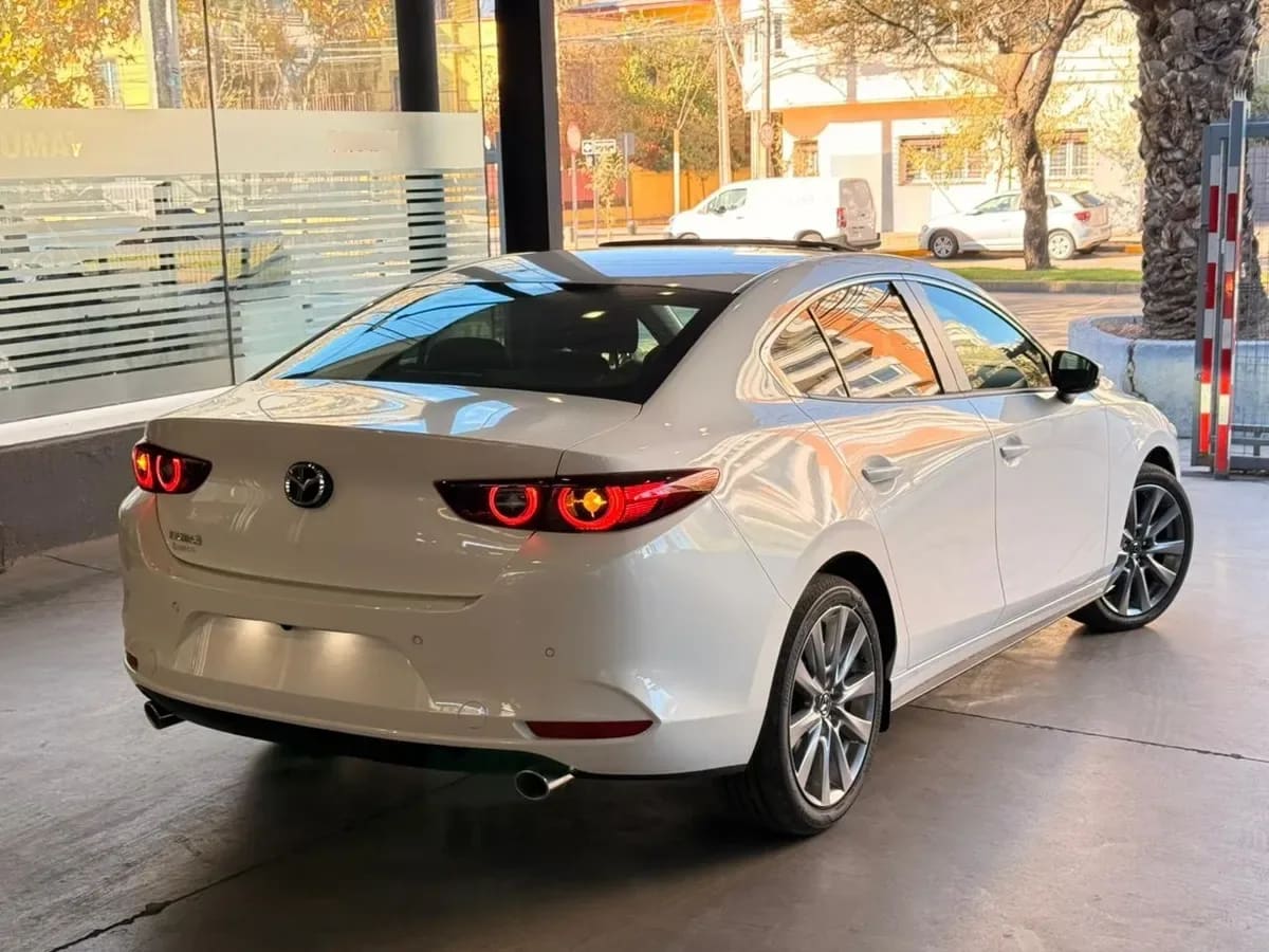 Mazda MAZDA3 Otra año 2026