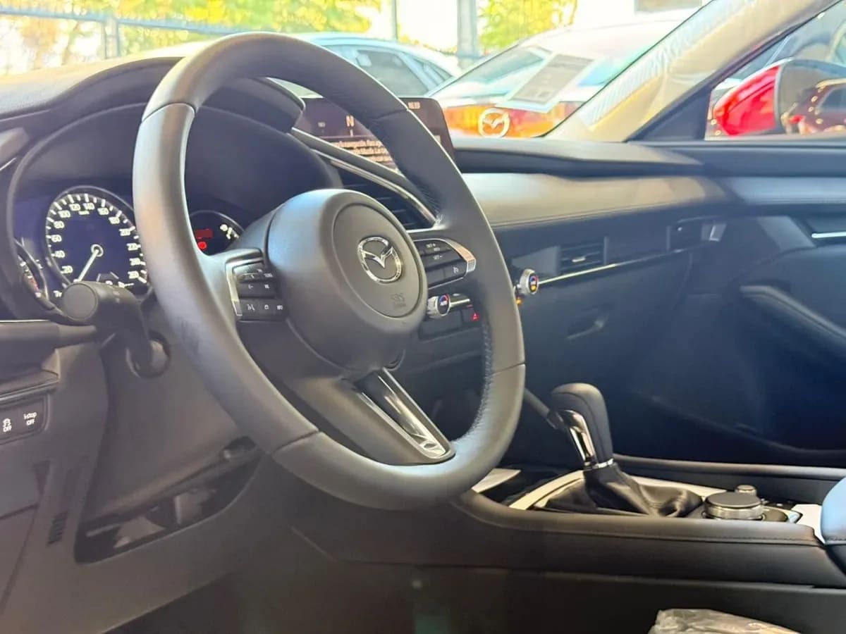 Mazda MAZDA3 Otra año 2026