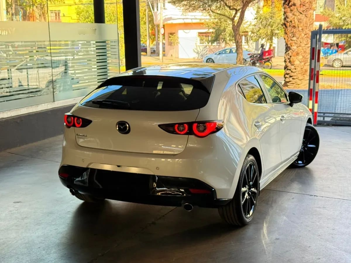 Mazda MAZDA3 2.0 Sport Core At año 2026