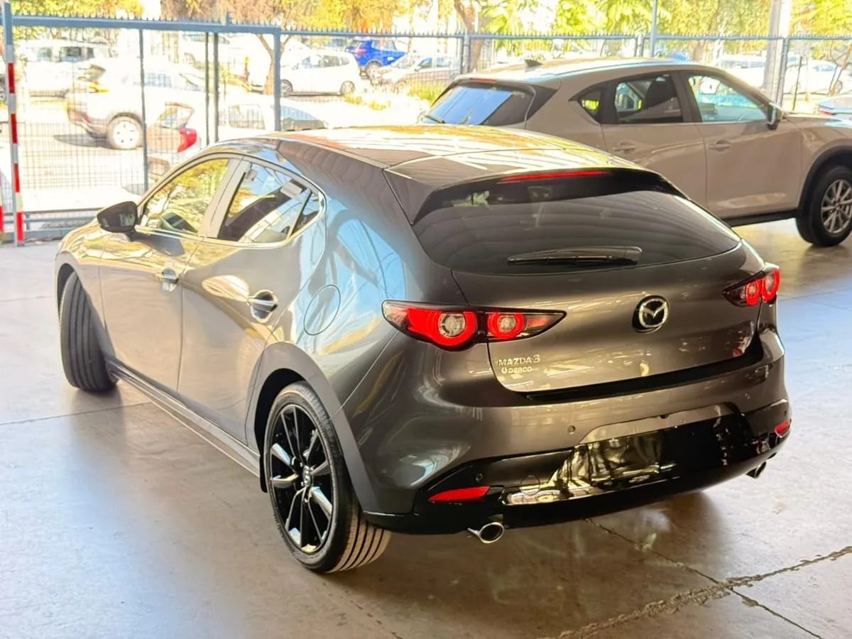 Mazda MAZDA3 2.5 Sport High At año 2026