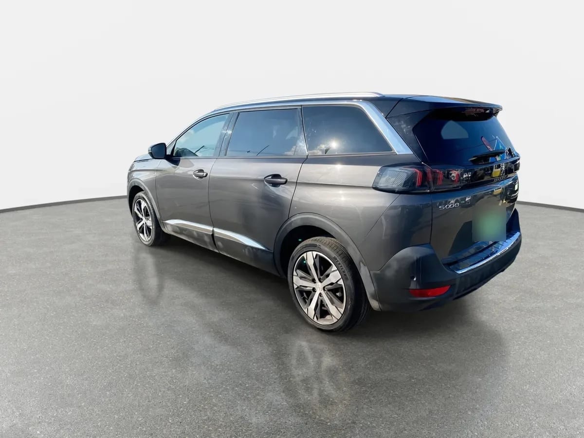 Peugeot 5008 1.5 Allure Pack Bluehdi 130 4x2 Eat8 5p año 2024