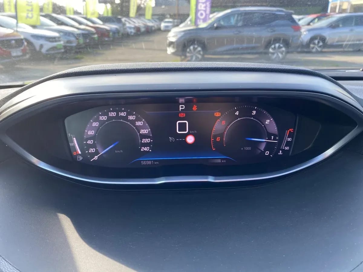 Peugeot 5008 1.5 Allure Pack Bluehdi 130 4x2 Eat8 5p año 2024