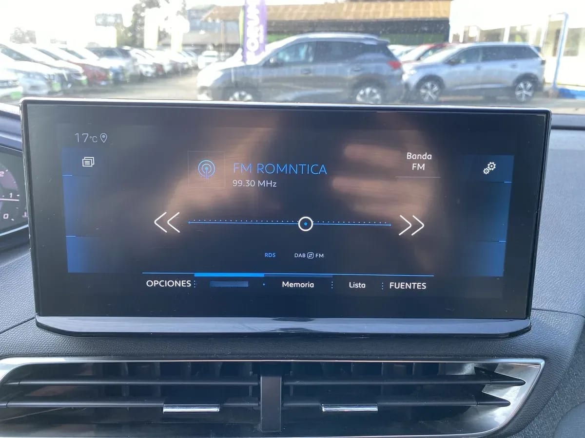 Peugeot 5008 1.5 Allure Pack Bluehdi 130 4x2 Eat8 5p año 2024