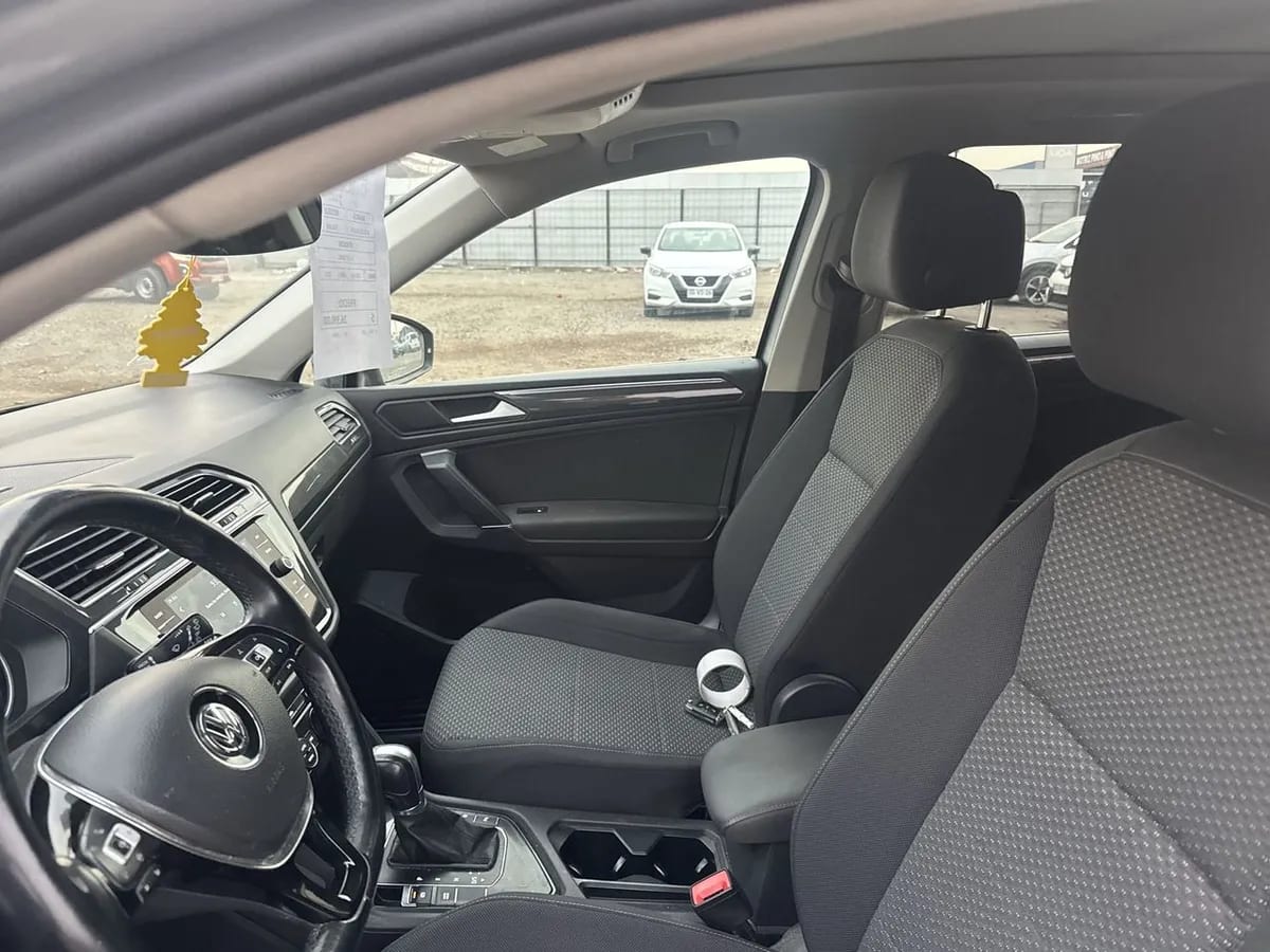 Volkswagen Tiguan 1.4 Tsi Hightline 4x2 3row At 5p año 2020