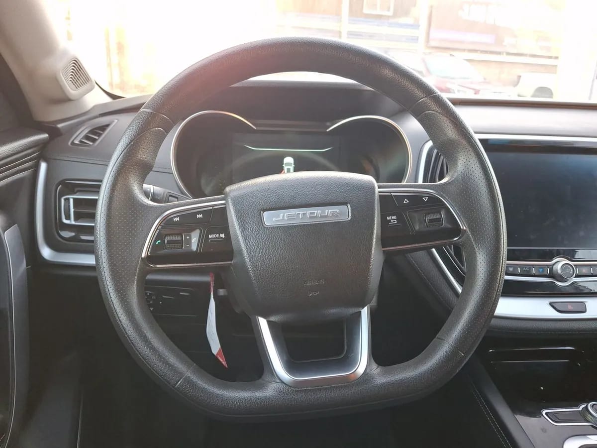 Jetour X70 1.5t Gl 4x2 Mt 5p año 2022
