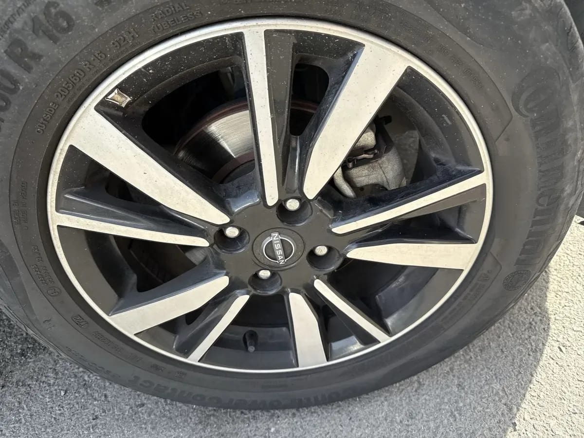Nissan Kicks 1.6 Sense 4x2 Mt 5p año 2022
