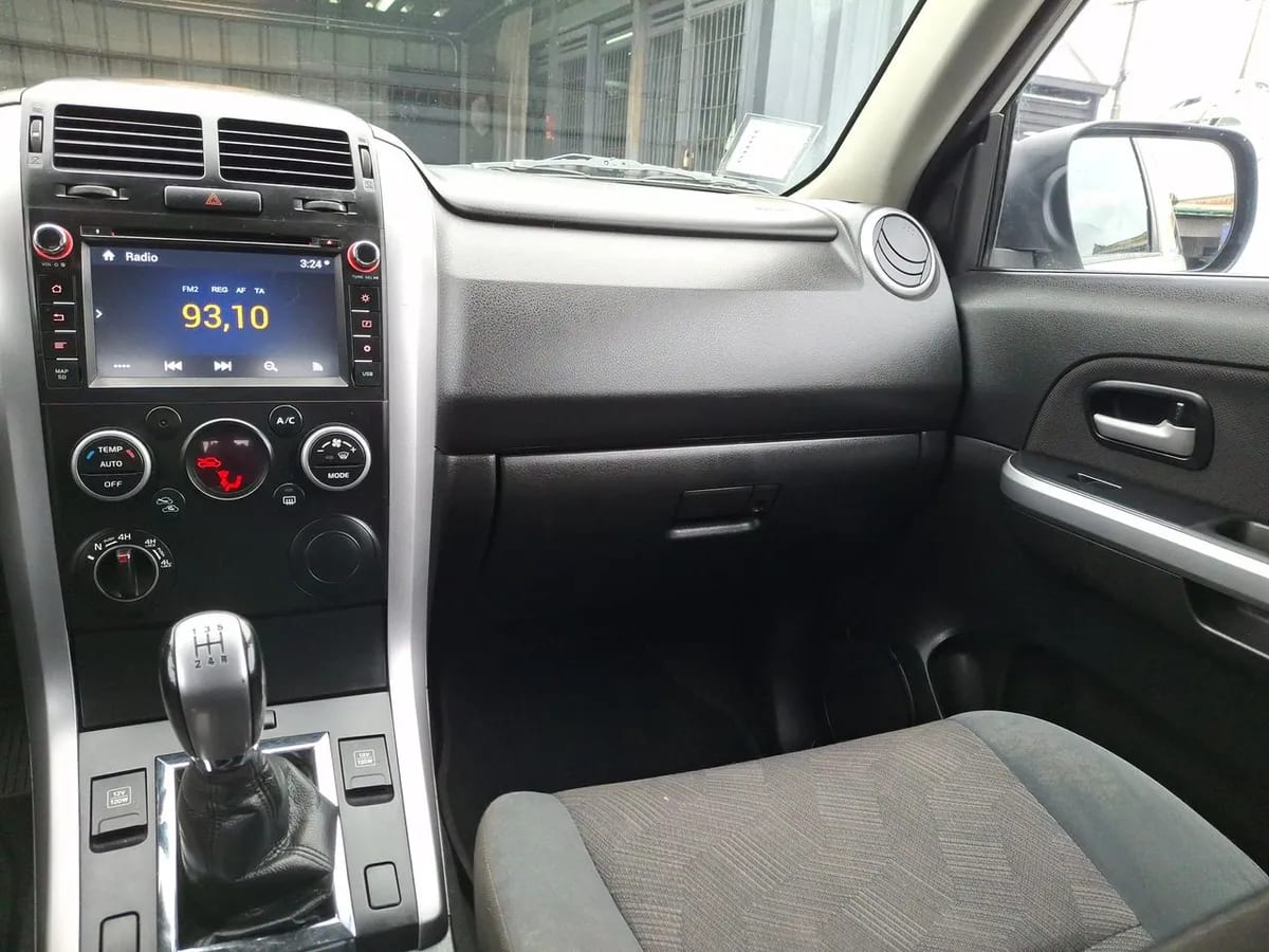 Suzuki Grand Vitara 2.4 Glx Nav 4wd Mt 3p año 2019