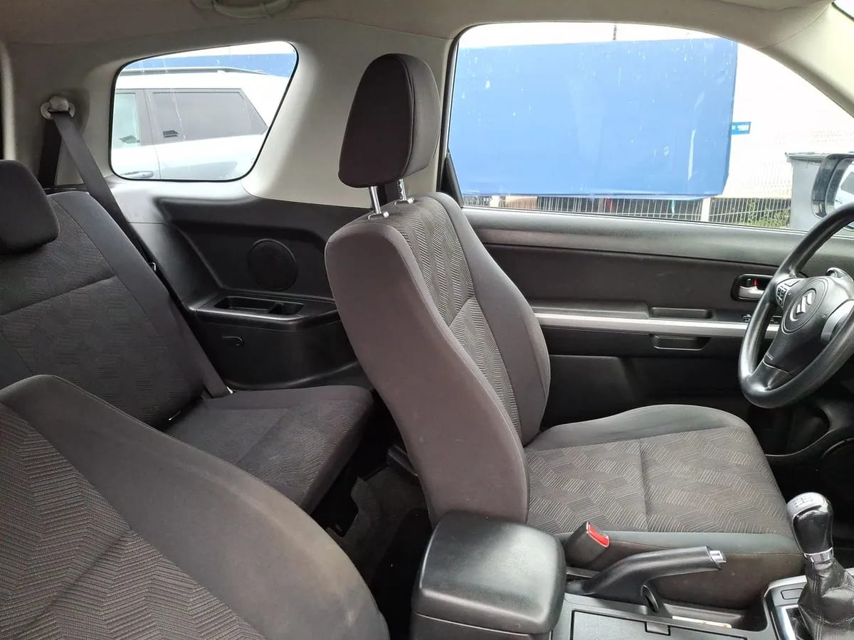 Suzuki Grand Vitara 2.4 Glx Nav 4wd Mt 3p año 2019