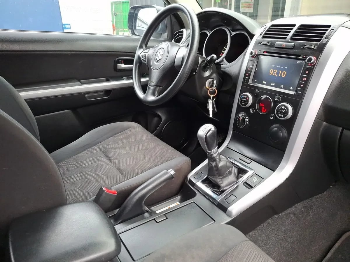 Suzuki Grand Vitara 2.4 Glx Nav 4wd Mt 3p año 2019