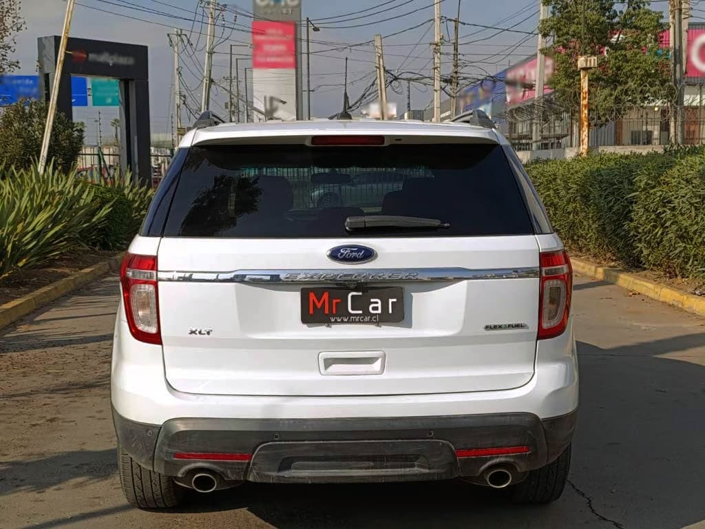 Ford Explorer Xlt 4x2 año 2014
