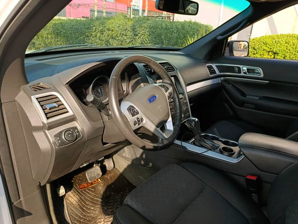 Ford Explorer Xlt 4x2 año 2014