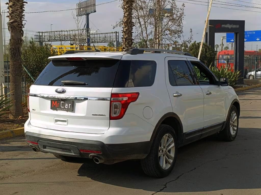 Ford Explorer Xlt 4x2 año 2014