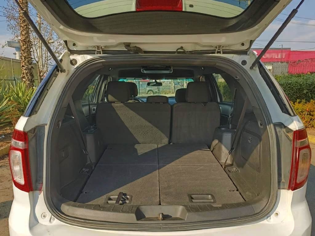 Ford Explorer Xlt 4x2 año 2014