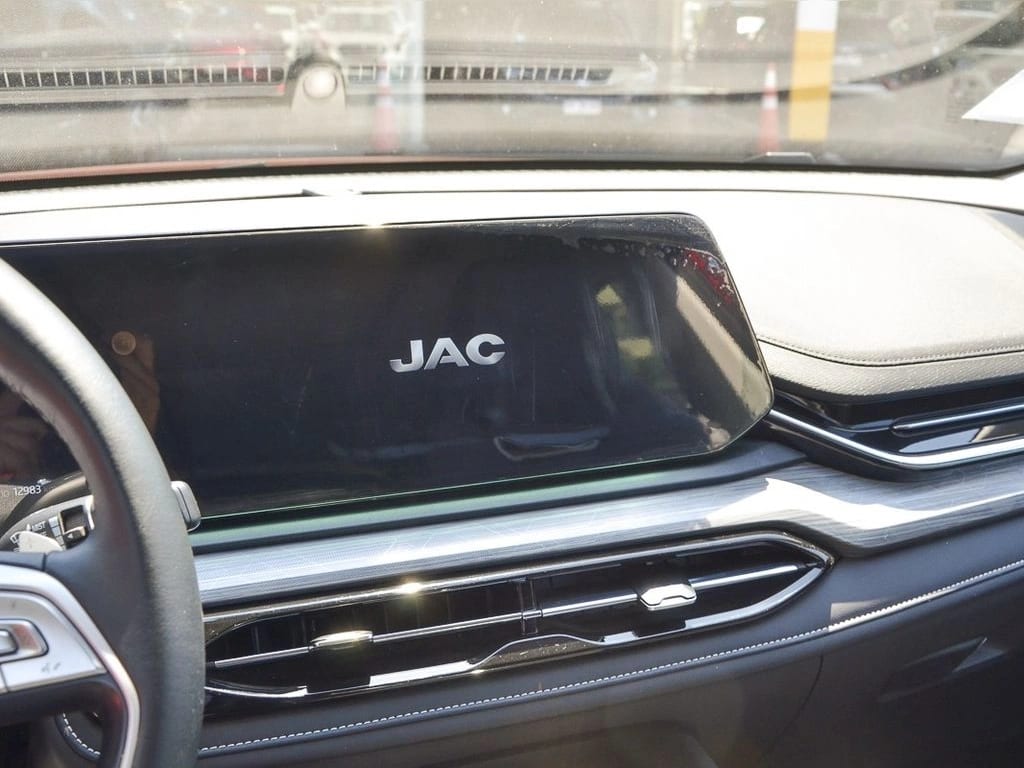 JAC Js6 1.5 Comfort Ce At año 2024
