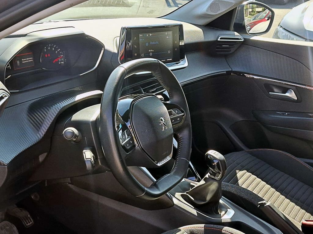 Peugeot 208 Puretech 75 1.2 año 2022