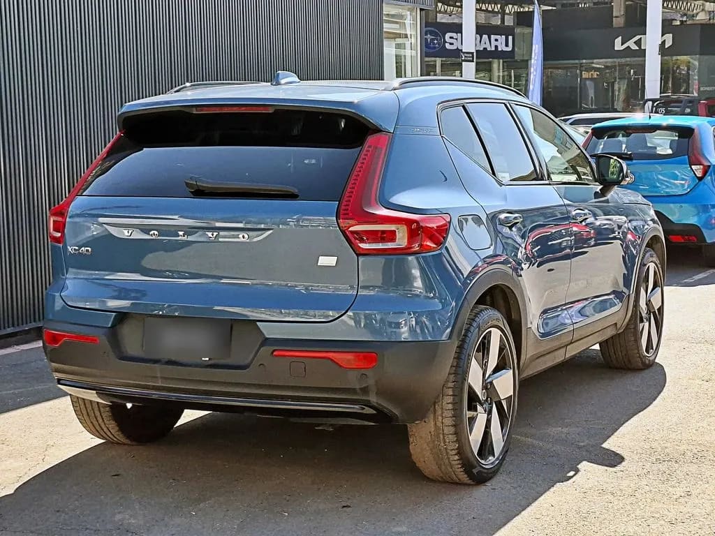 Volvo Xc40 T5 Hybrid R Design 1.5 At año 2023