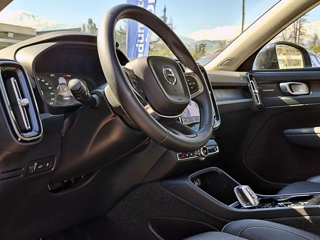 Volvo Xc40 T5 Hybrid R Design 1.5 At año 2023