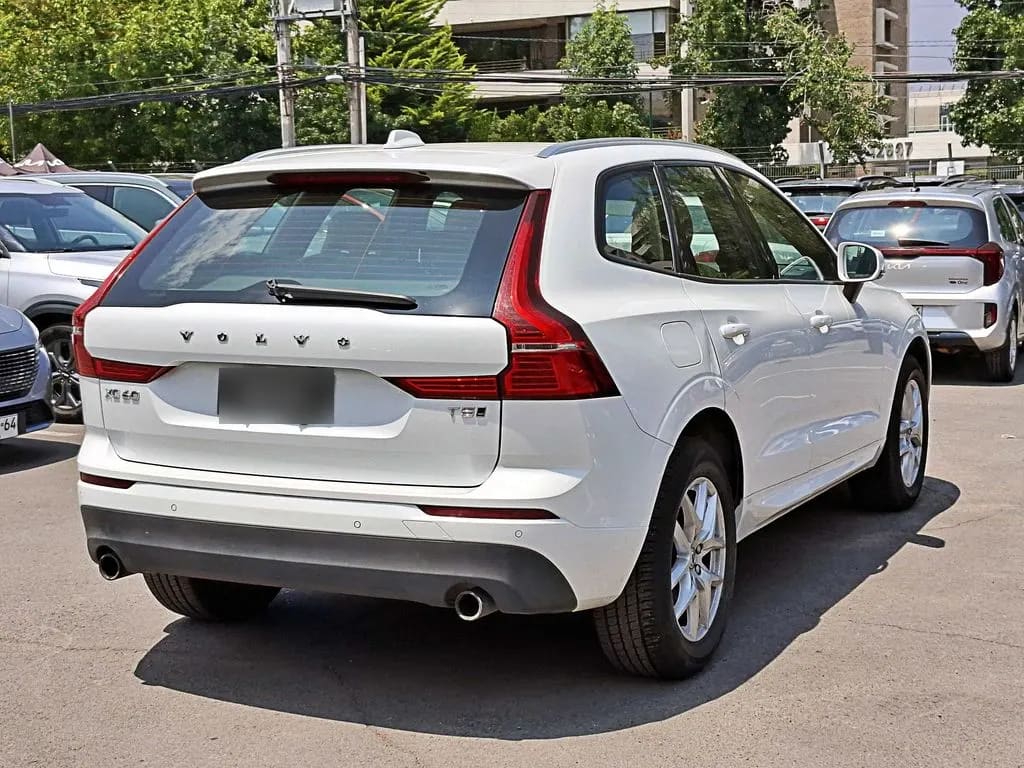 Volvo Xc60 2.0 T5 4x4 At 5p año 2021