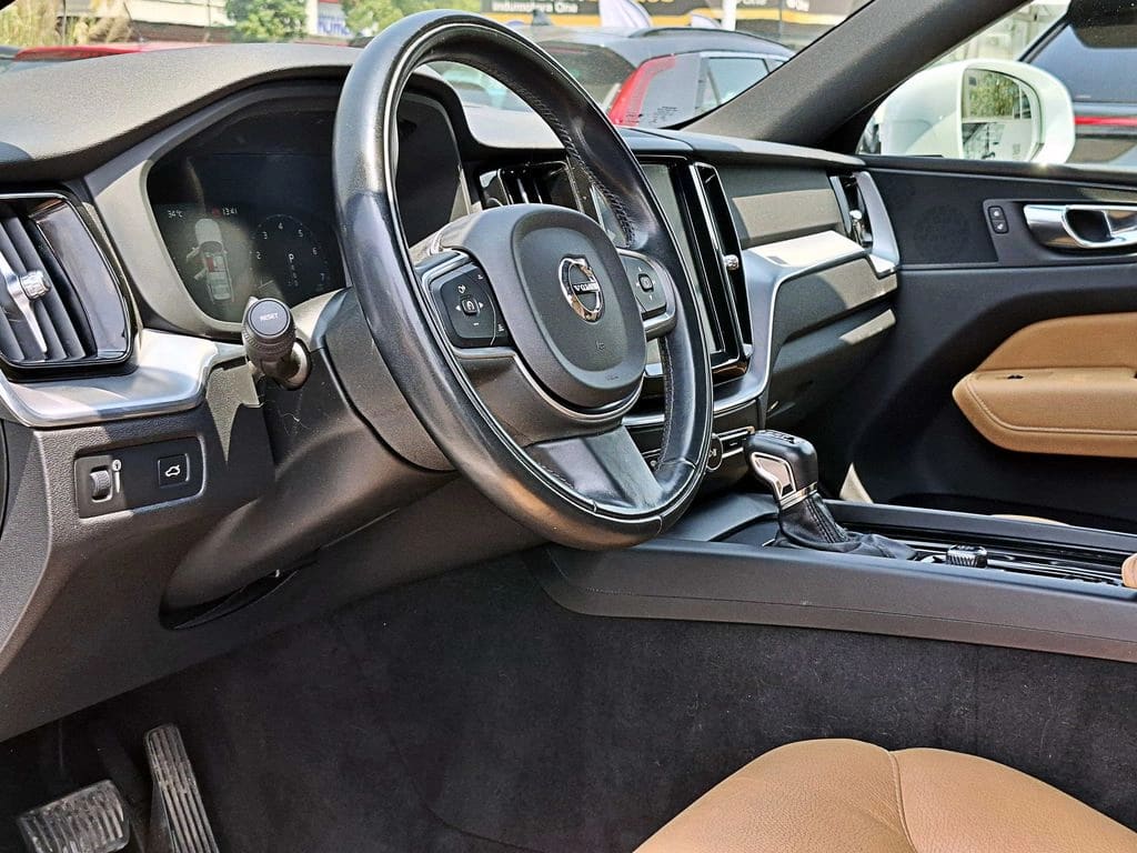 Volvo Xc60 2.0 T5 4x4 At 5p año 2021