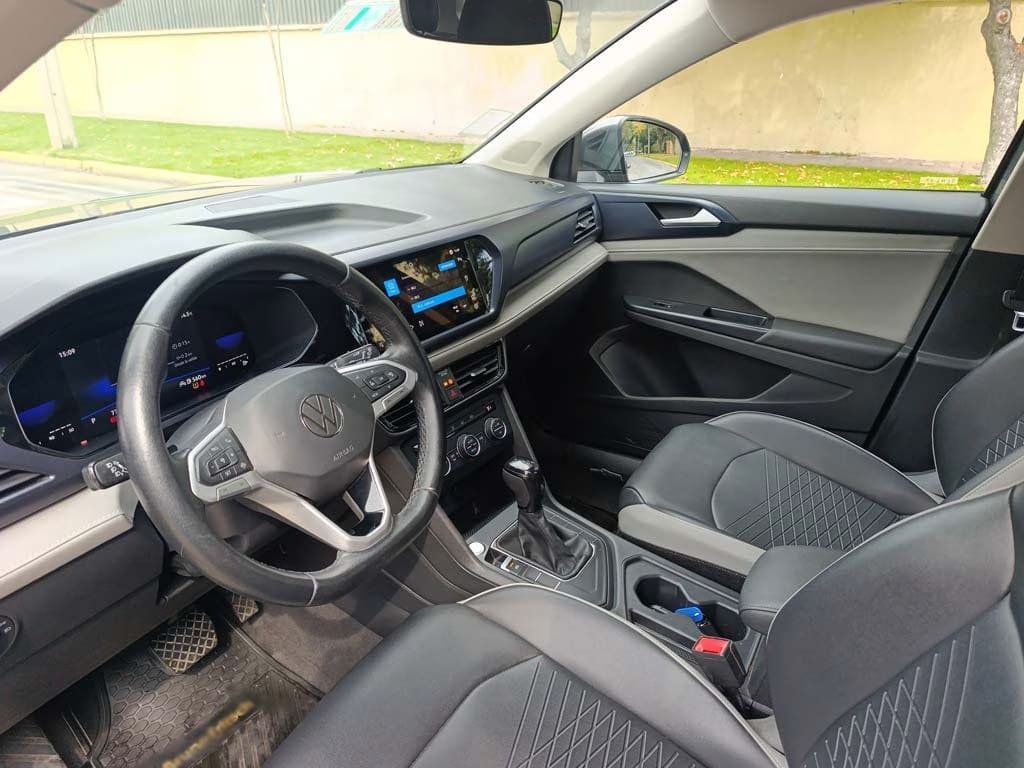 Volkswagen Taos Comfortline año 2023