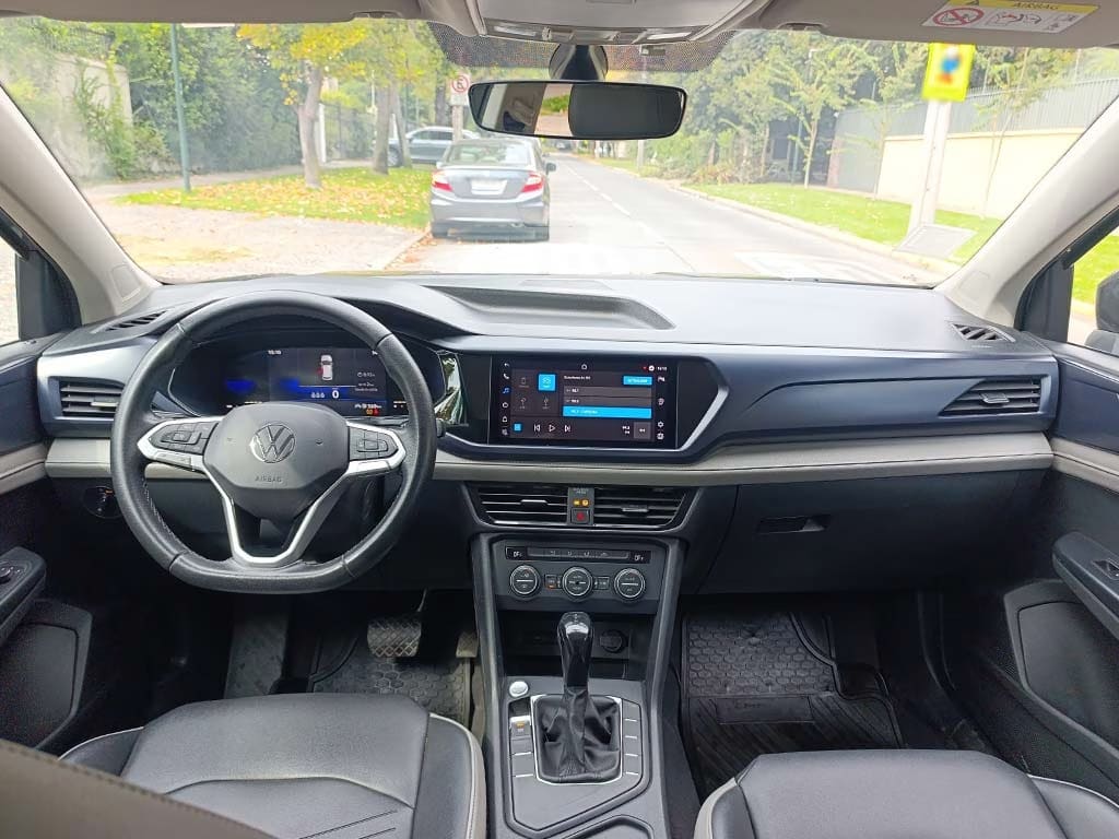 Volkswagen Taos Comfortline año 2023