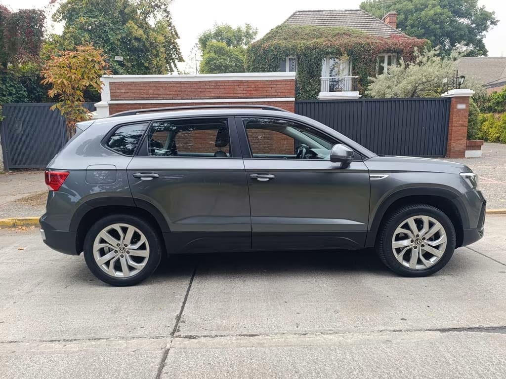 Volkswagen Taos Comfortline año 2023