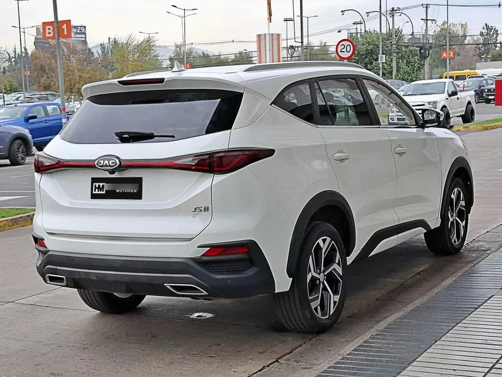 Jac Js8 1.5 Luxury Se 4x2 Dct At 5p año 2023