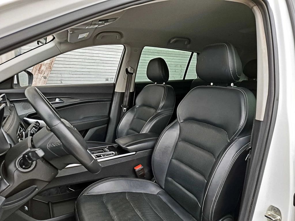 Jac Js8 1.5 Luxury Se 4x2 Dct At 5p año 2023