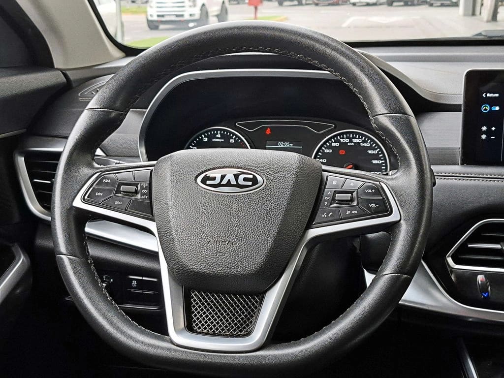 Jac Js8 1.5 Luxury Se 4x2 Dct At 5p año 2023