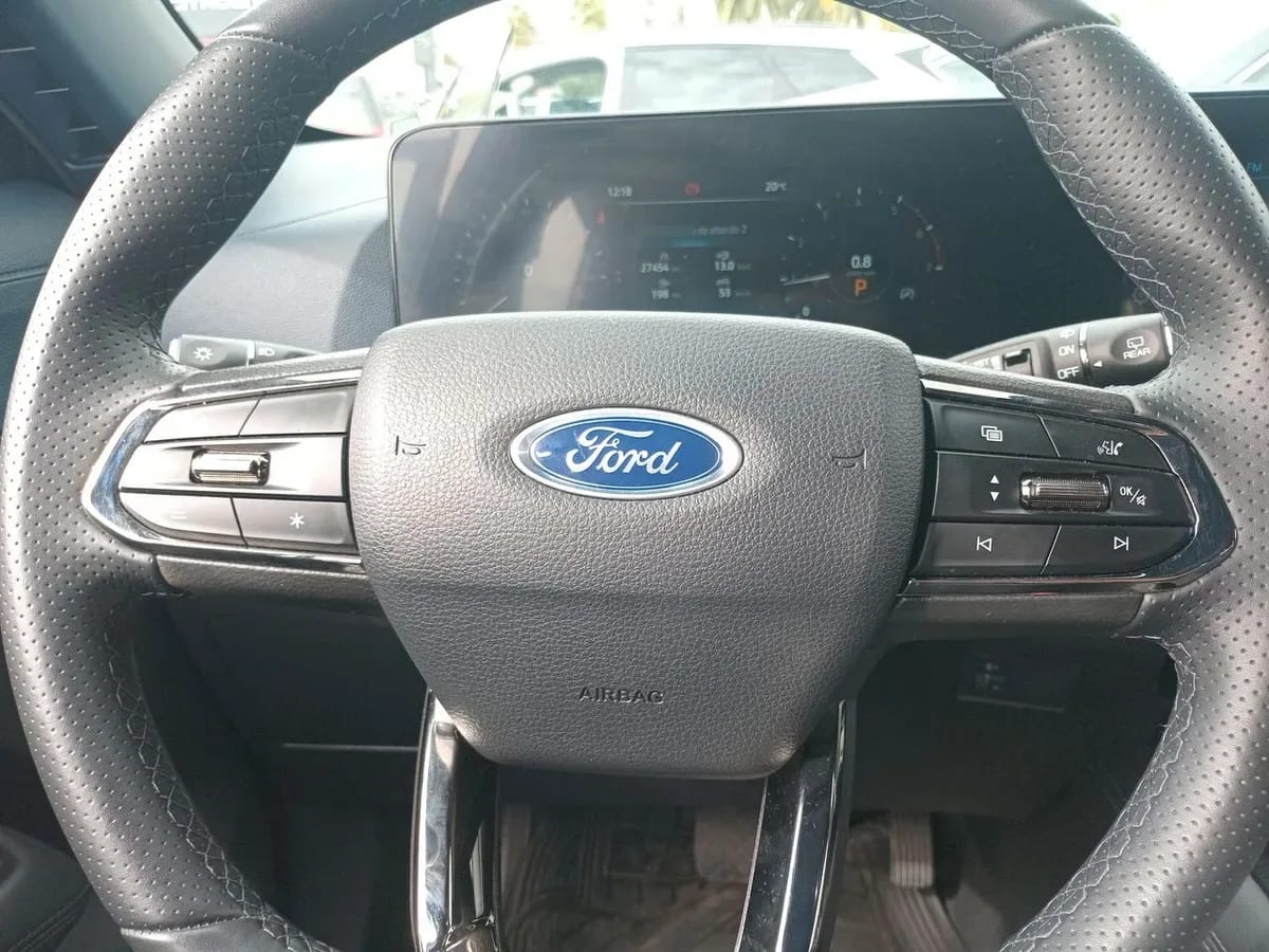 Ford Territory 1.5 Titanium 4x2 At 5p año 2025