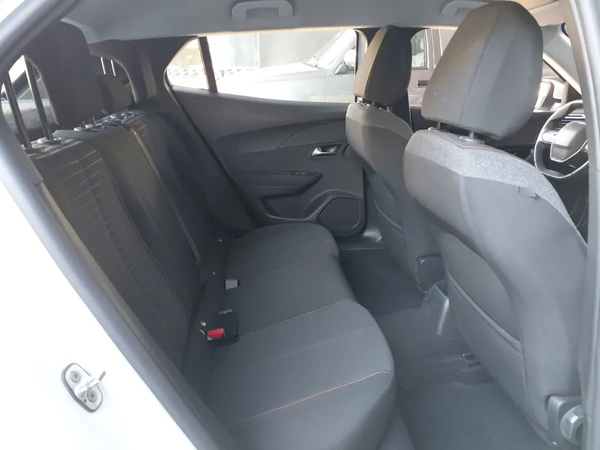 Peugeot 2008 1.2 Active Puretech 4x2 130 Mt 5p año 2021