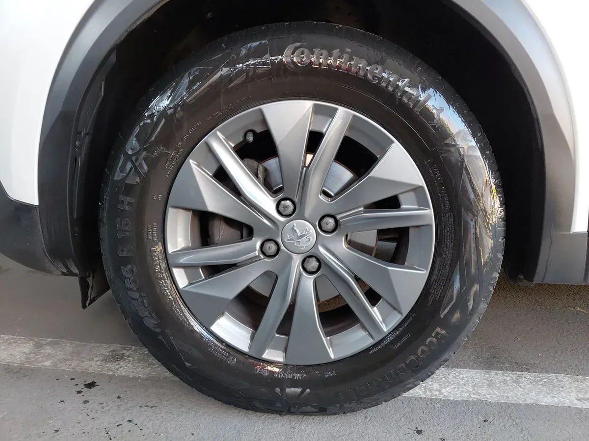 Peugeot 2008 1.2 Active Puretech 4x2 130 Mt 5p año 2021