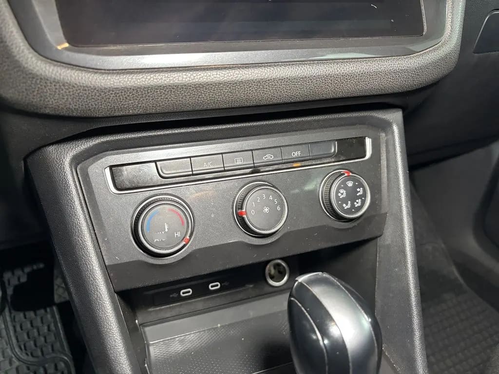 Volkswagen Tiguan 1.4 Tsi Trendline 4x2 150 Hp At 5p año 2022