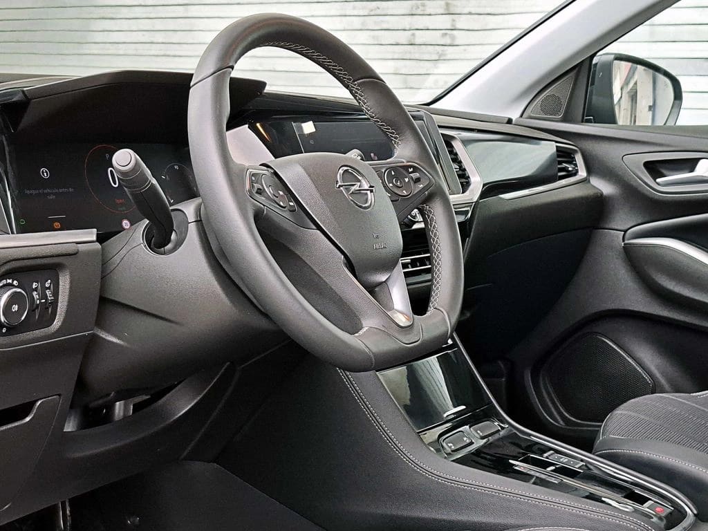 Opel Grandland 1.2t Gs Line 4x2 At 5p año 2024