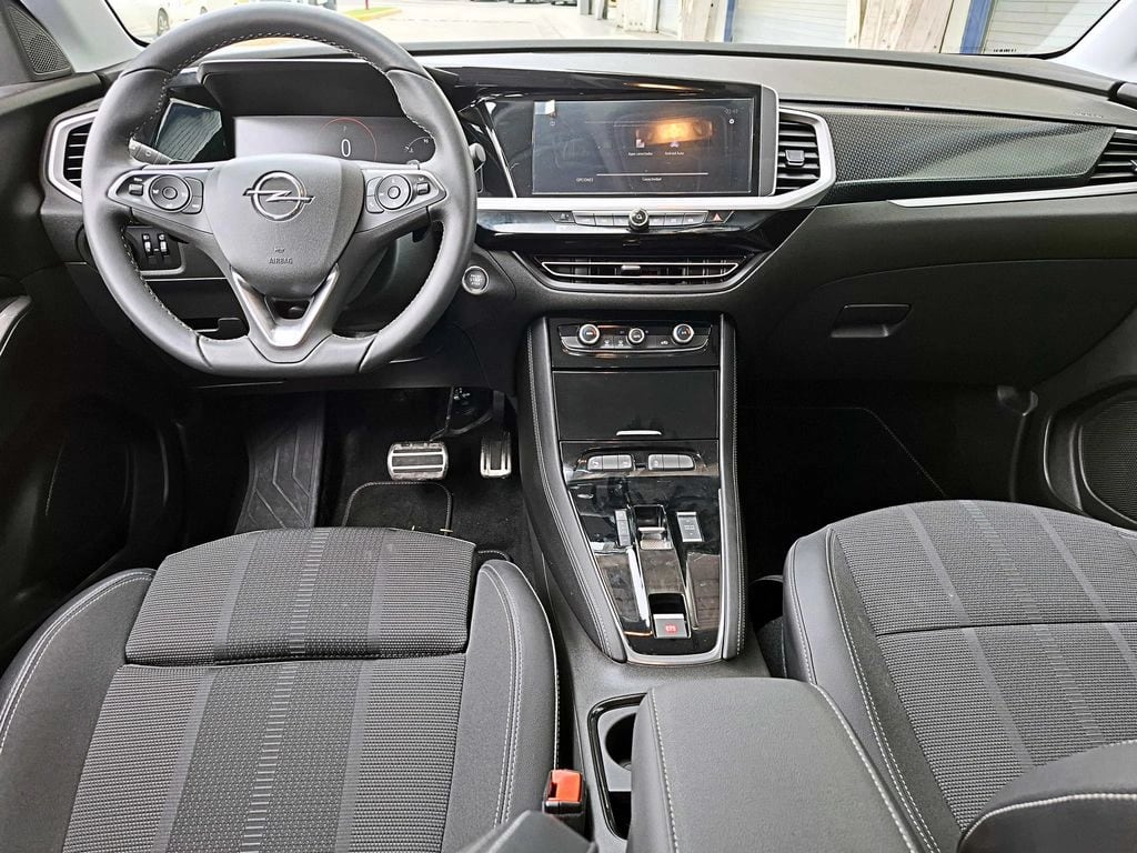 Opel Grandland 1.2t Gs Line 4x2 At 5p año 2024