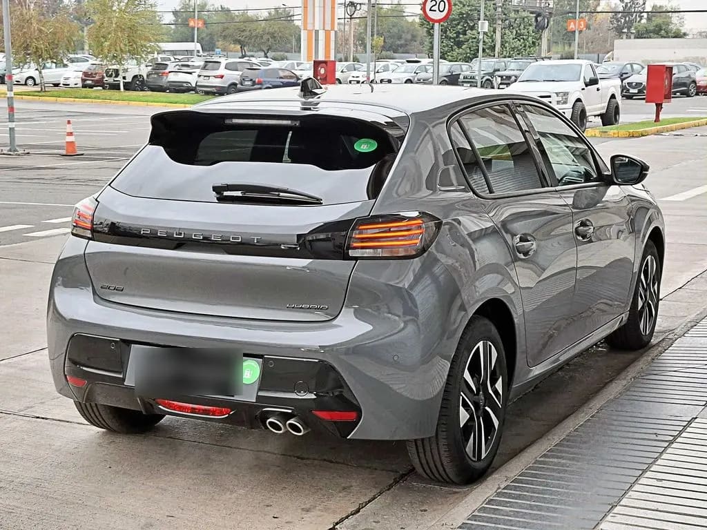 Peugeot 208 1.2 Mca Allure Mhev 136 4x2 Edct6 At 5p año 2025