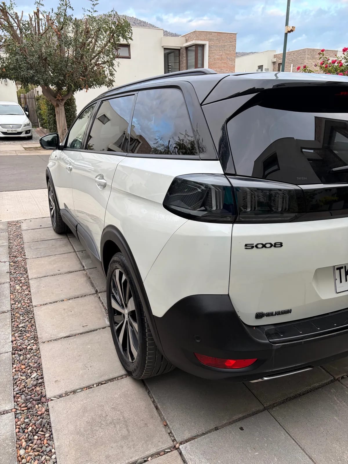 Peugeot 5008 1.5 Gt Black Pack Bluehdi 130 Eat8 At año 2024