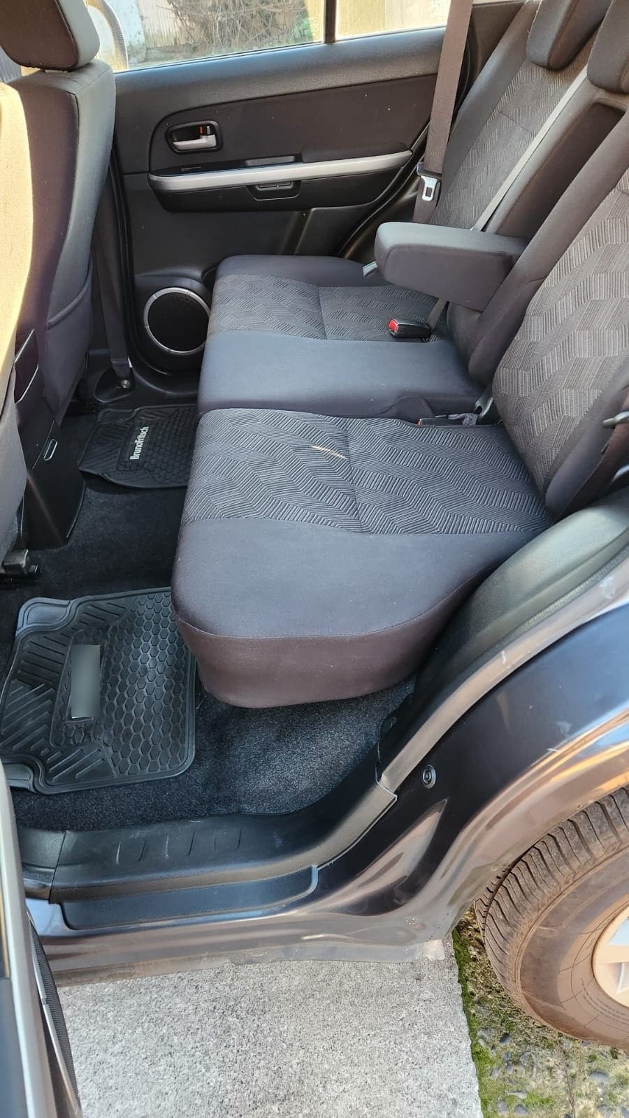 SUZUKI GRAND NOMADE 2.4 Glx Nav Mt 4x2 año 2016