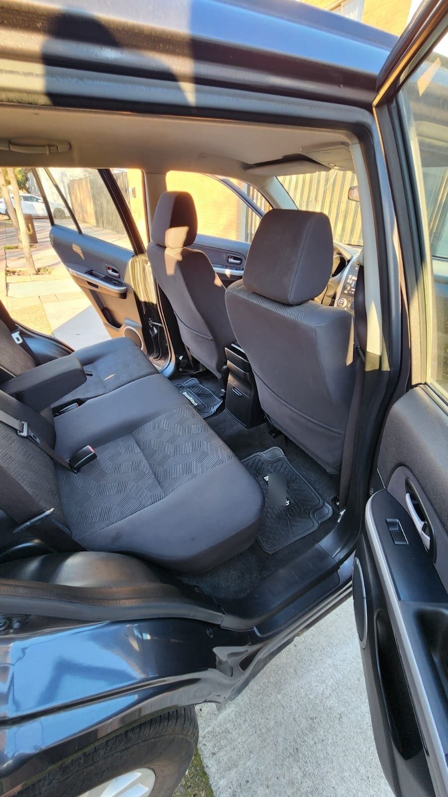 SUZUKI GRAND NOMADE 2.4 Glx Nav Mt 4x2 año 2016