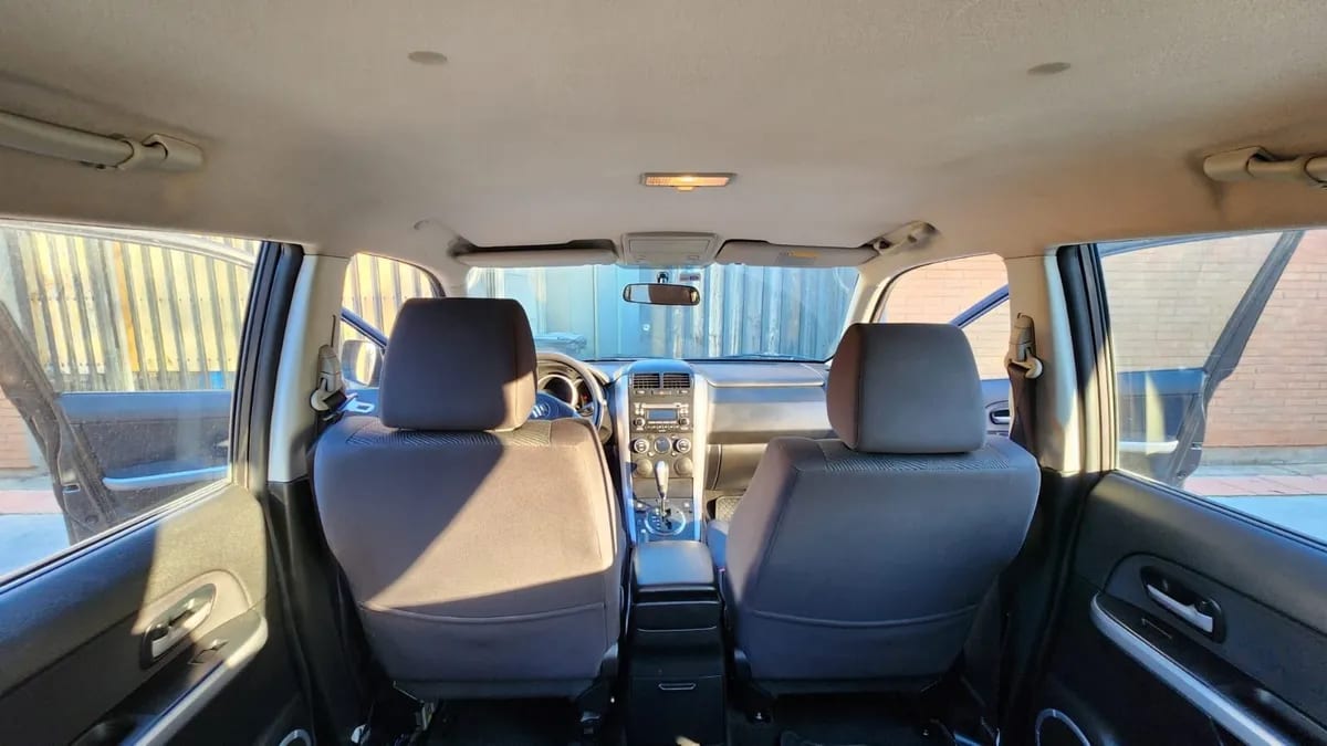 SUZUKI GRAND NOMADE 2.4 Glx Nav Mt 4x2 año 2016