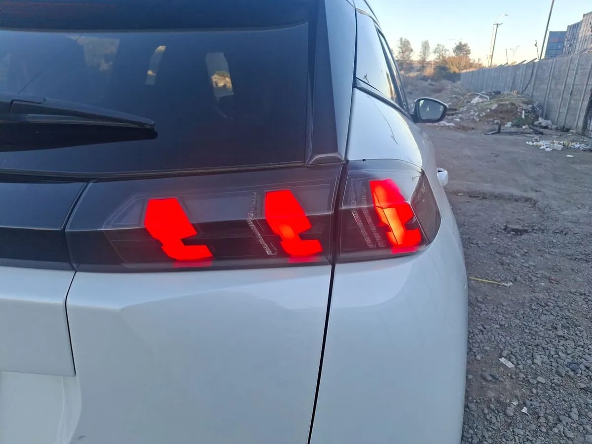 Peugeot 2008 1.5 Allure Bluehdi 130 4x2 At 5p año 2023