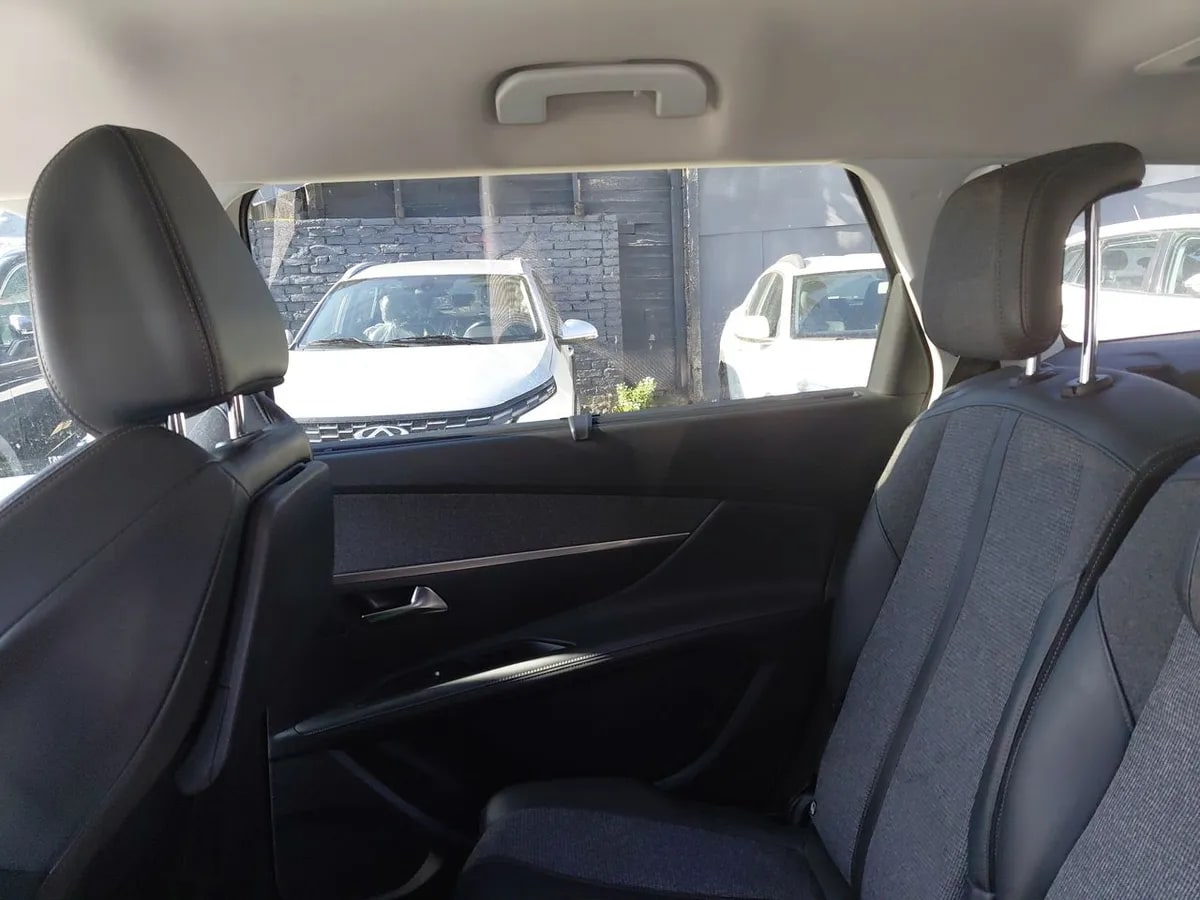 Peugeot 5008 1.5 Allure Bluehdi 4x2 130 Eat6 5p año 2020