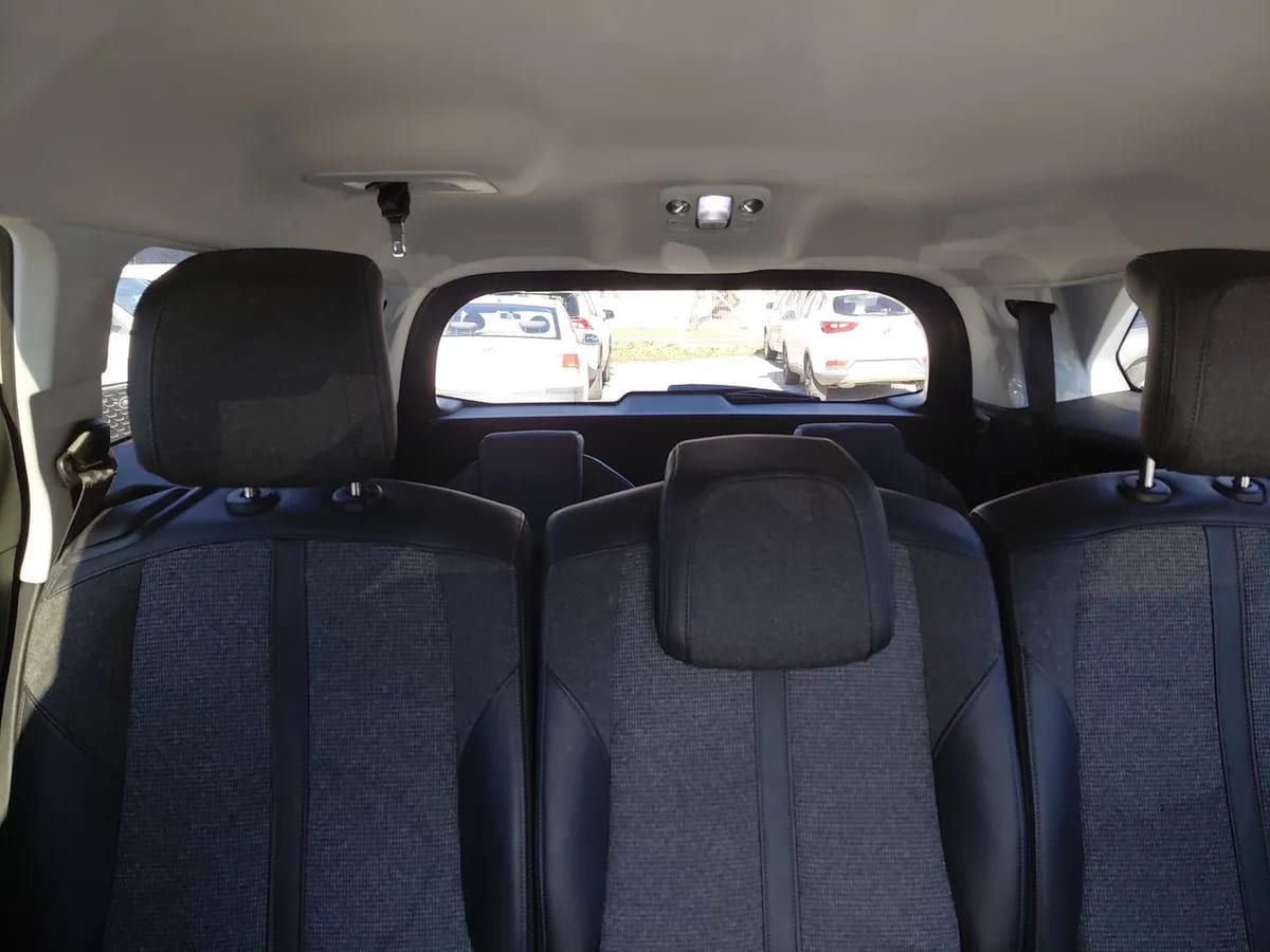 Peugeot 5008 1.5 Allure Bluehdi 4x2 130 Eat6 5p año 2020