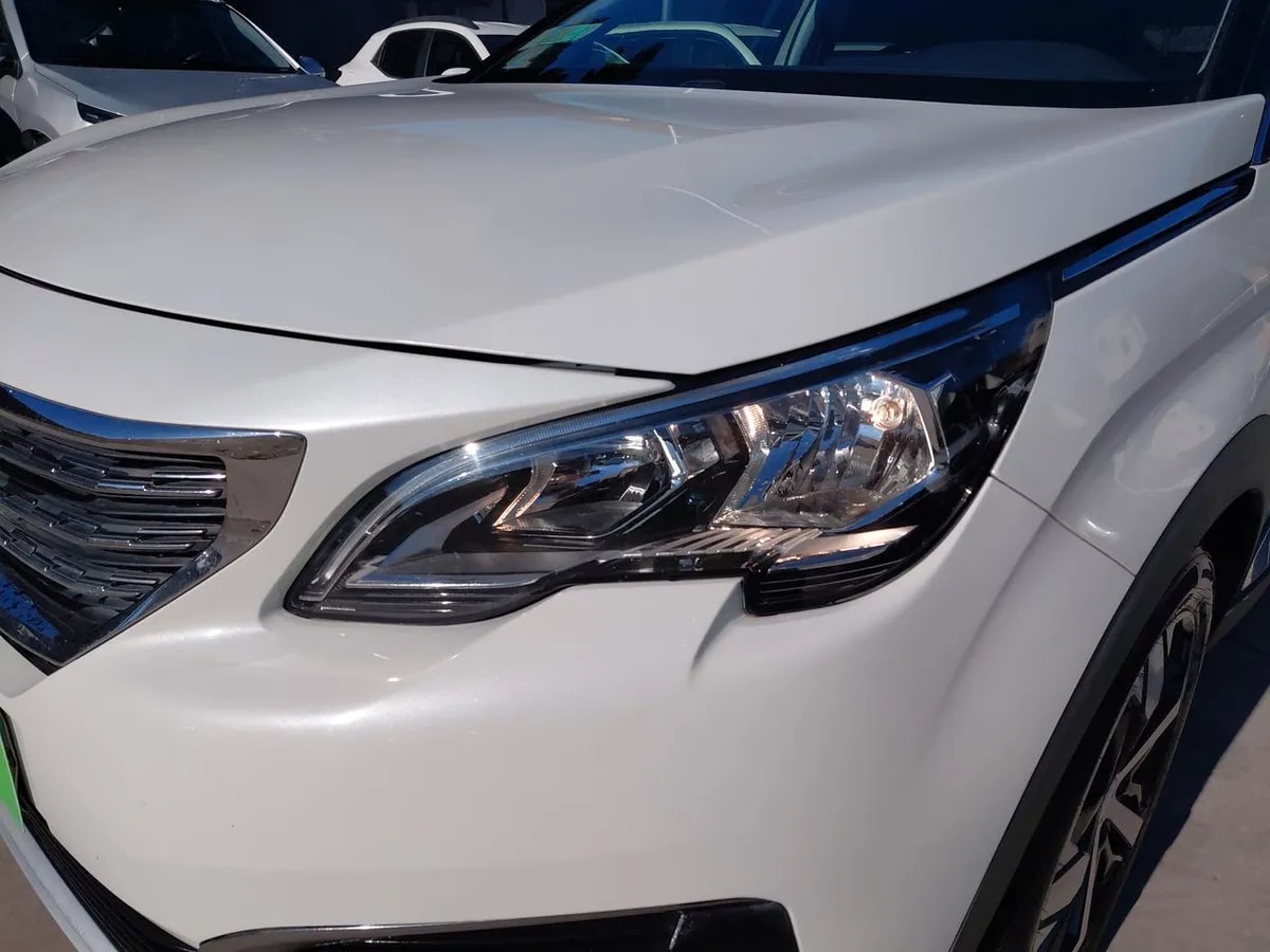 Peugeot 5008 1.5 Allure Bluehdi 4x2 130 Eat6 5p año 2020