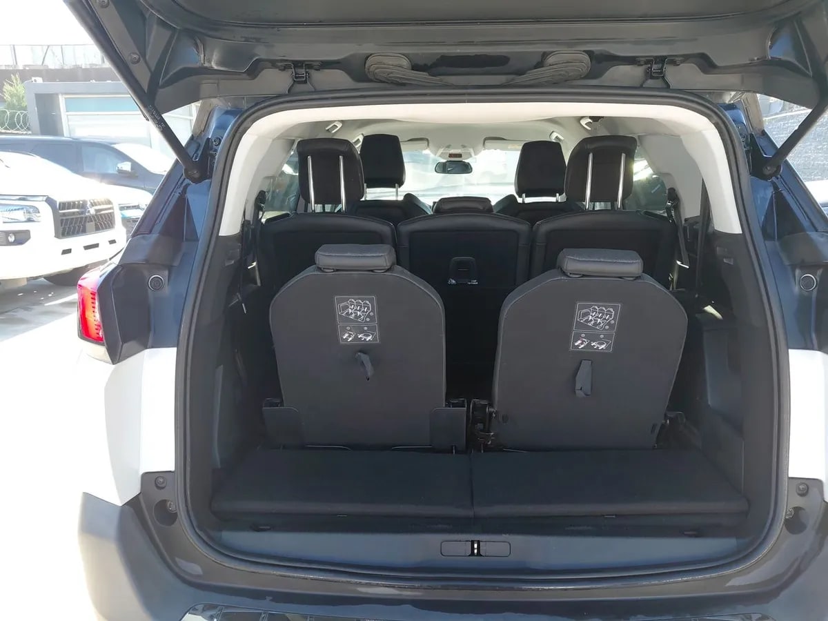 Peugeot 5008 1.5 Allure Bluehdi 4x2 130 Eat6 5p año 2020